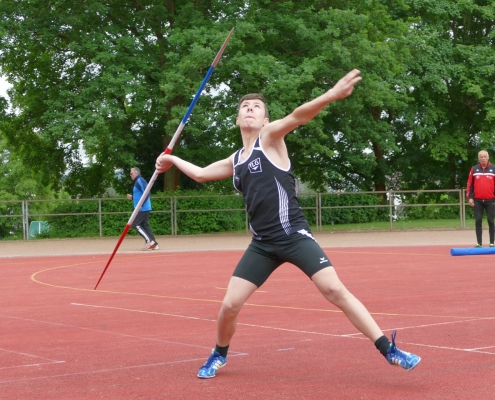 Paul Wenzel beim Speerwurf